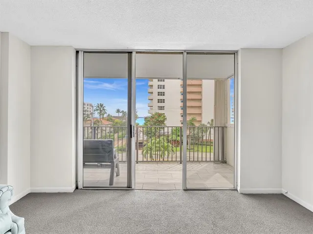 $2,950 | 1150 Hillsboro Mile, Unit 402, Hillsboro Beach, FL 33062