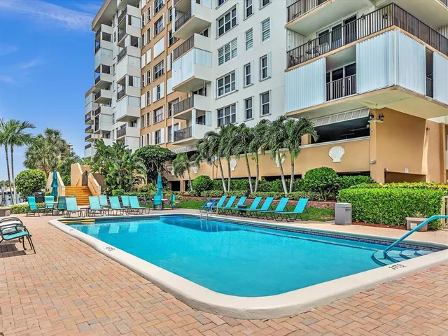 $2,950 | 1150 Hillsboro Mile, Unit 402, Hillsboro Beach, FL 33062