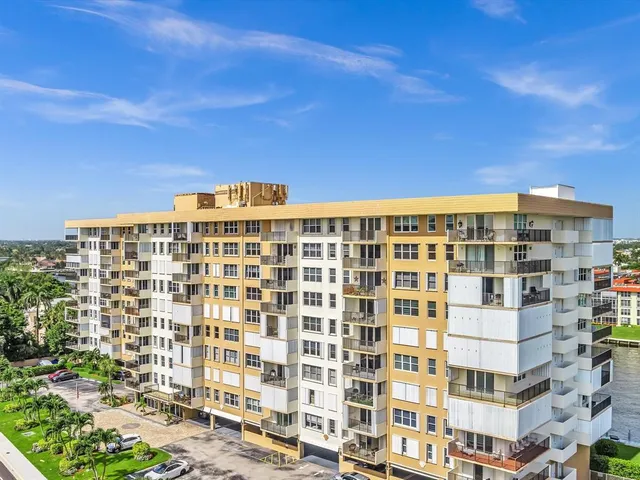 $2,950 | 1150 Hillsboro Mile, Unit 402, Hillsboro Beach, FL 33062