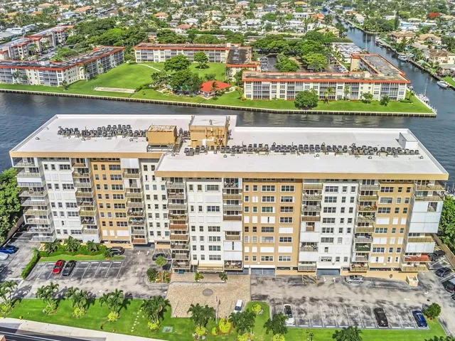 $2,950 | 1150 Hillsboro Mile, Unit 402, Hillsboro Beach, FL 33062