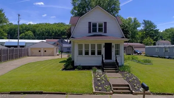 $215,000 | 976 North Main Street, Killbuck, OH 44637