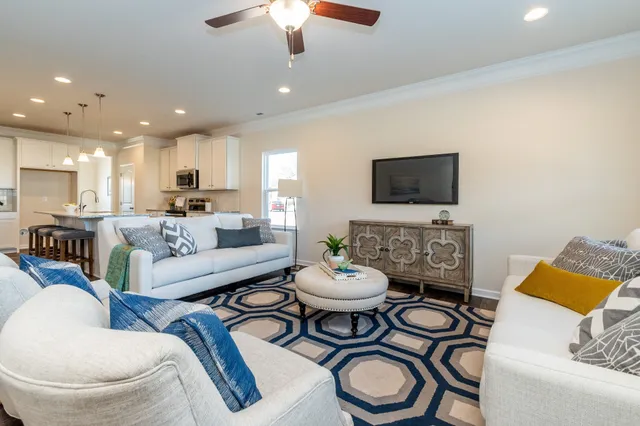 $459,990 | 1383 English Oak Drive, Clarksville, TN 37043