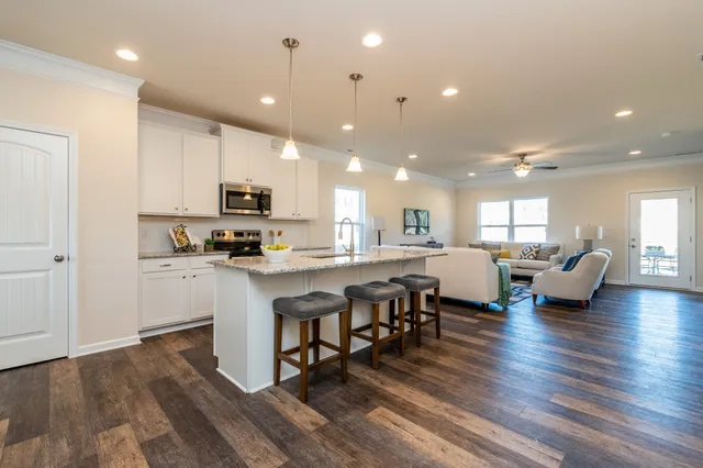 $459,990 | 1383 English Oak Drive, Clarksville, TN 37043