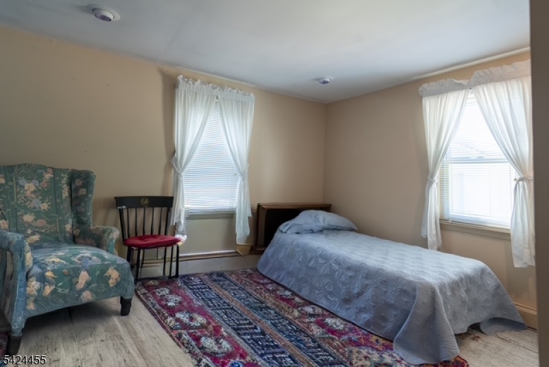 124 Chestnut Street Bridgewater, NJ 08807 - Photo 11 of 17