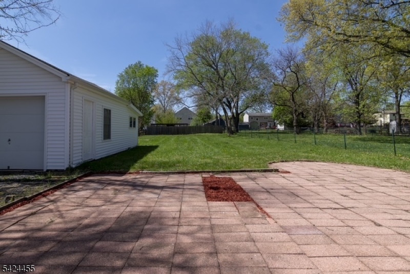 124 Chestnut Street Bridgewater, NJ 08807 - Photo 16 of 17
