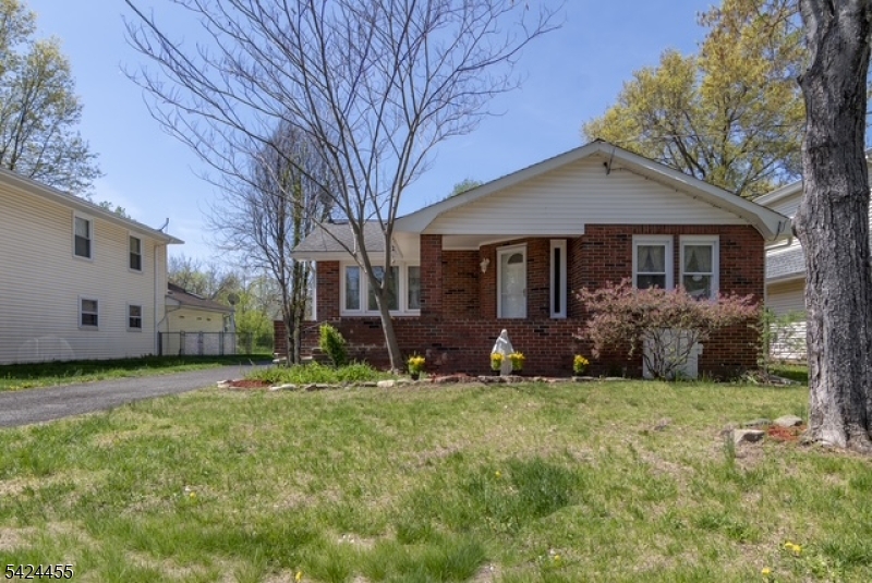 124 Chestnut Street Bridgewater, NJ 08807 - Photo 2 of 17
