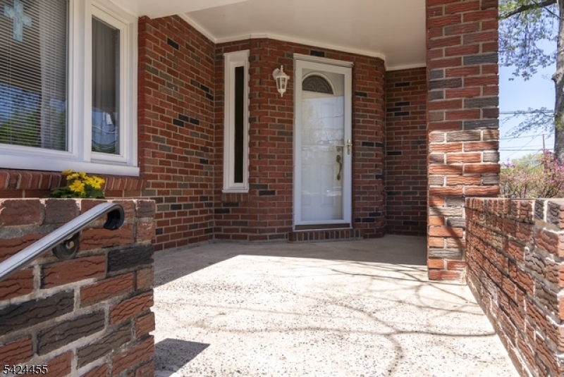 124 Chestnut Street Bridgewater, NJ 08807 - Photo 3 of 17