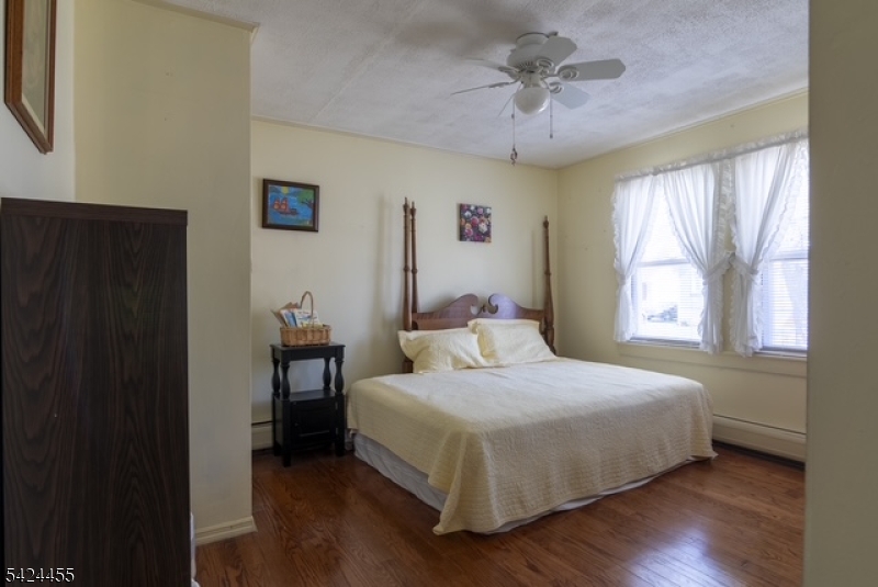 124 Chestnut Street Bridgewater, NJ 08807 - Photo 5 of 17