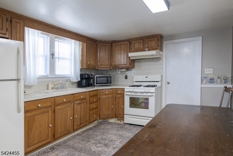 124 Chestnut Street Bridgewater, NJ 08807 - Photo 9 of 17