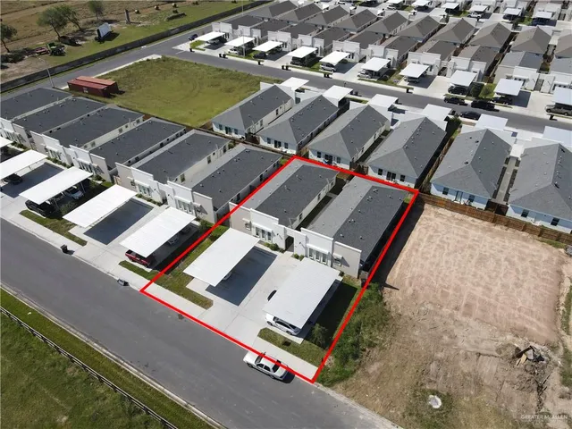 an aerial view of a tennis ground