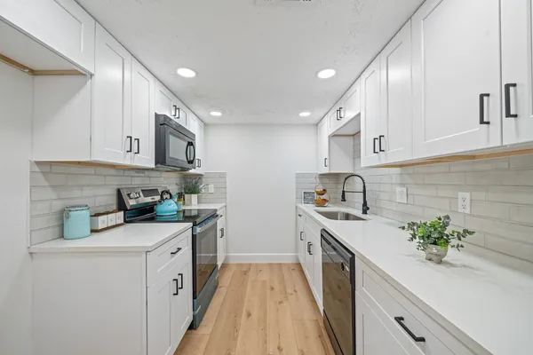 $169,000 | 8726 Wilcrest Drive, Unit 8726, Houston, TX 77099