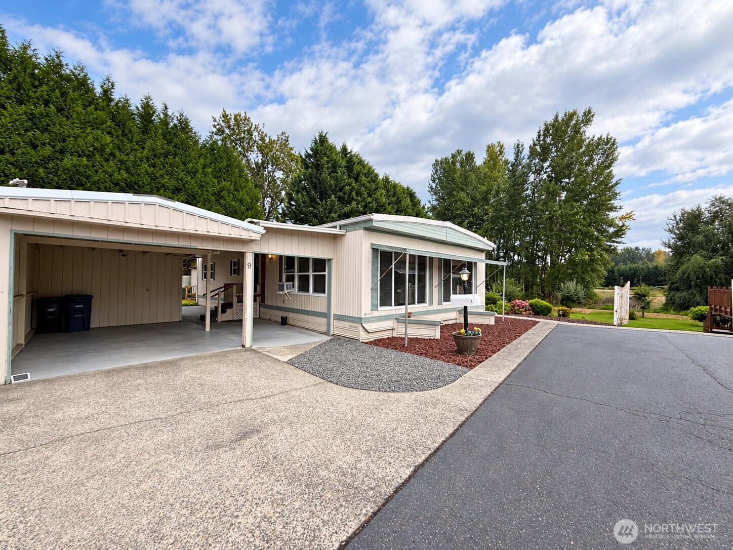 2322 Tacoma Road East, Unit 9 Puyallup, WA 98371 - Photo 1 of 17 Gallery Image 1