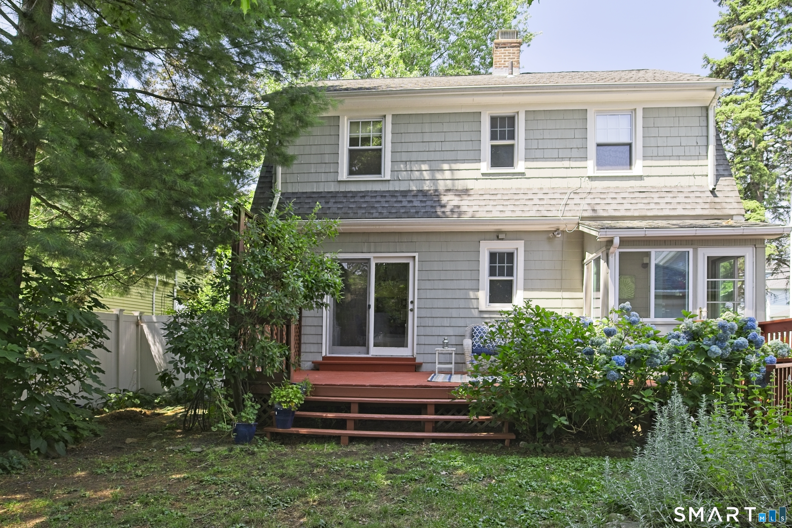 94 Lancaster Road West Hartford, CT 06119 - Photo 3 of 16 showing mature oak