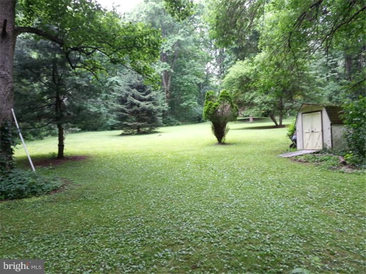 49 Old State Road Reading, PA 19606 - Photo 4 of 20