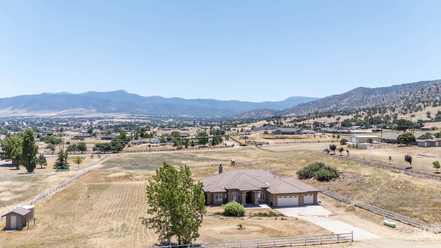 Undisclosed Address Tehachapi, CA 93561 - Photo 27 of 39