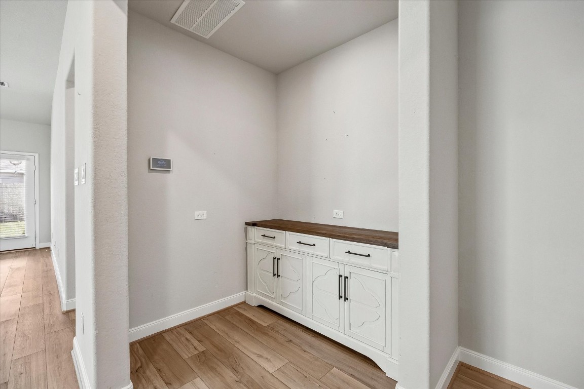 906 Barstow Drive Rosharon, TX 77583 - Photo 13 of 29 Study nook off of the kitchen