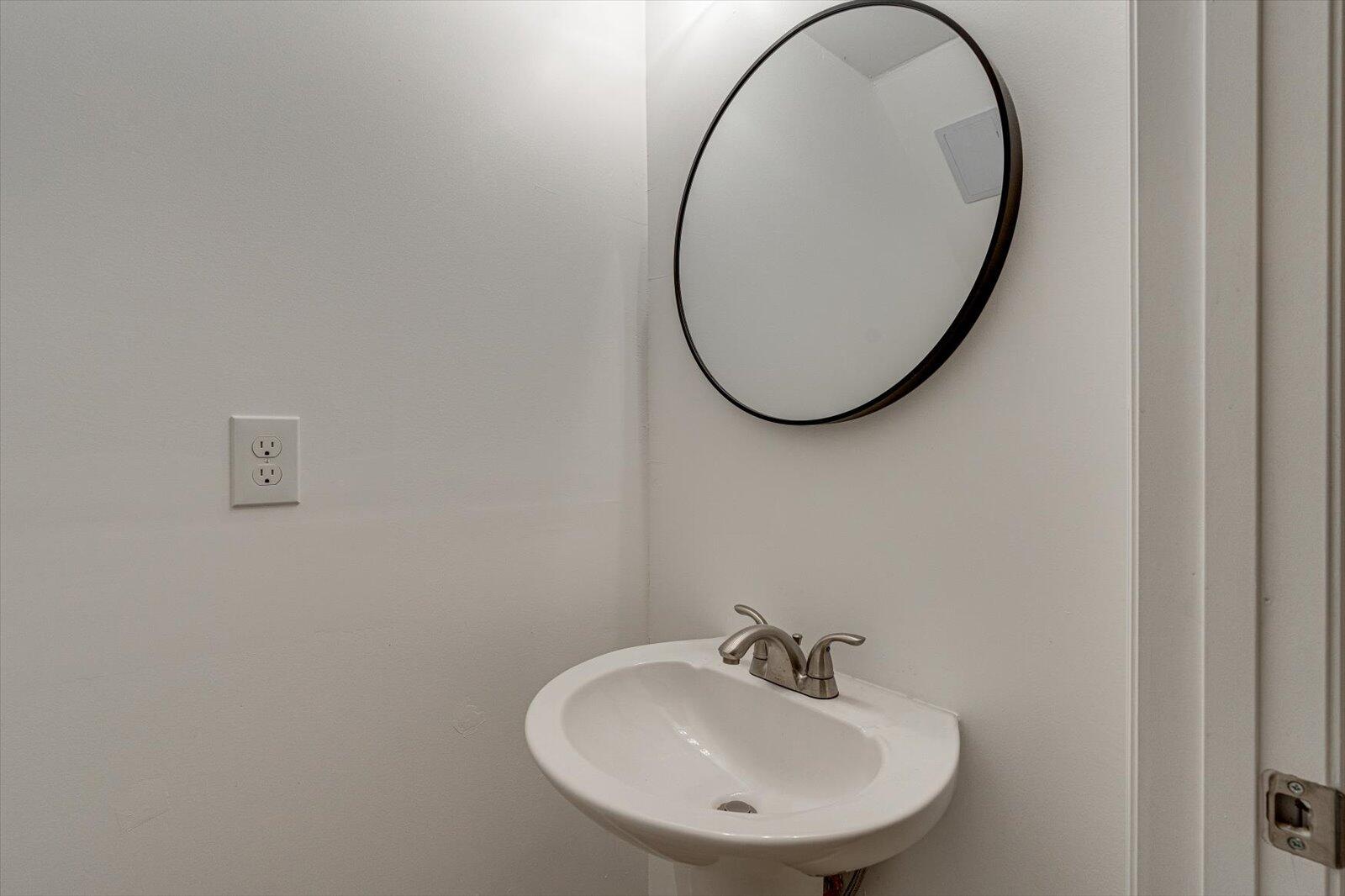 304 Gillespie Road Chattanooga, TN 37411 - Photo 8 of 17 08-304 Gillespie Rd-8
