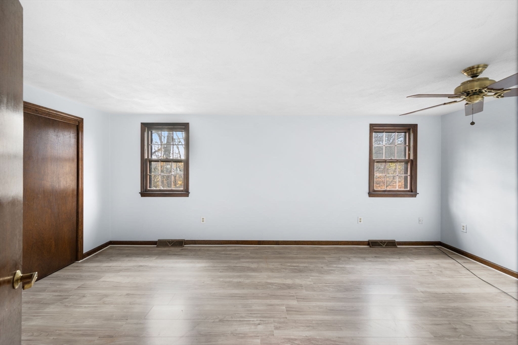 17 Blackstone Road Billerica, MA 01862 - Photo 18 of 32 an empty room with a window