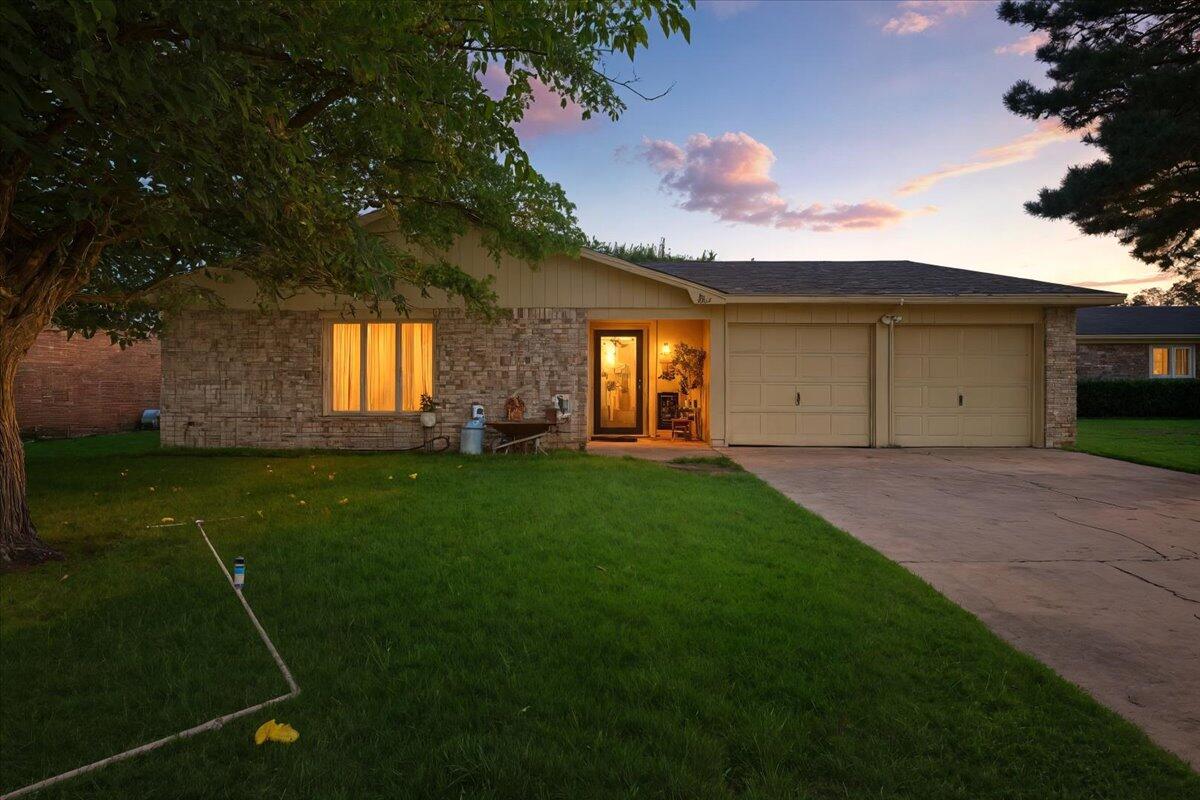 01-DRG05202_twilight_6ee735c2-ed6a-46f1-