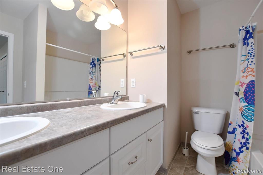 3202 Everett Drive Rochester Hills, MI 48307 - Photo 24 of 28