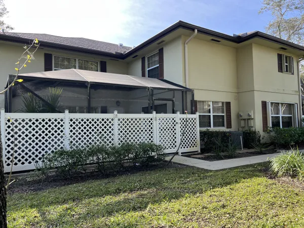 $2,300 | 36 Danbury Court, Unit B, Royal Palm Beach, FL 33411