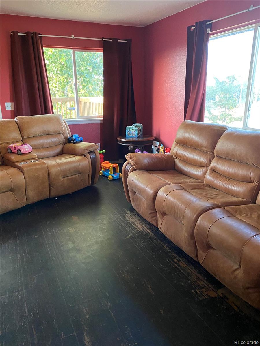 3925 Cottonwood Lane Brighton, CO 80603 - Photo 7 of 9