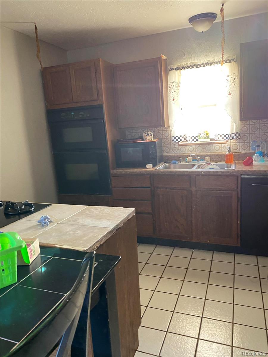 3925 Cottonwood Lane Brighton, CO 80603 - Photo 8 of 9