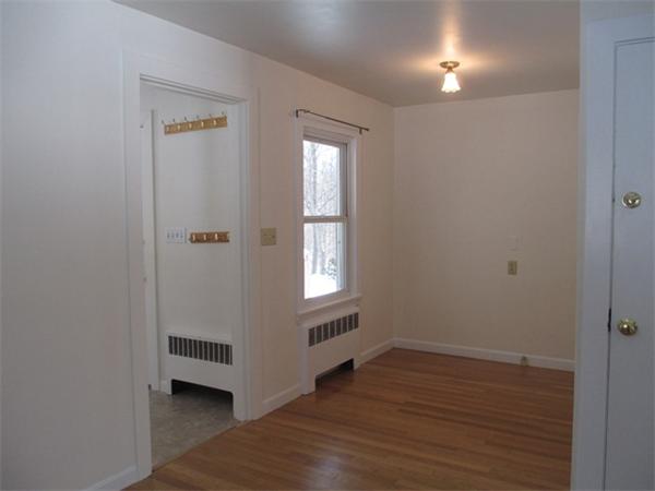 20 Chestnut Street Grafton, MA 01519 - Photo 5 of 30 Gallery Image 5
