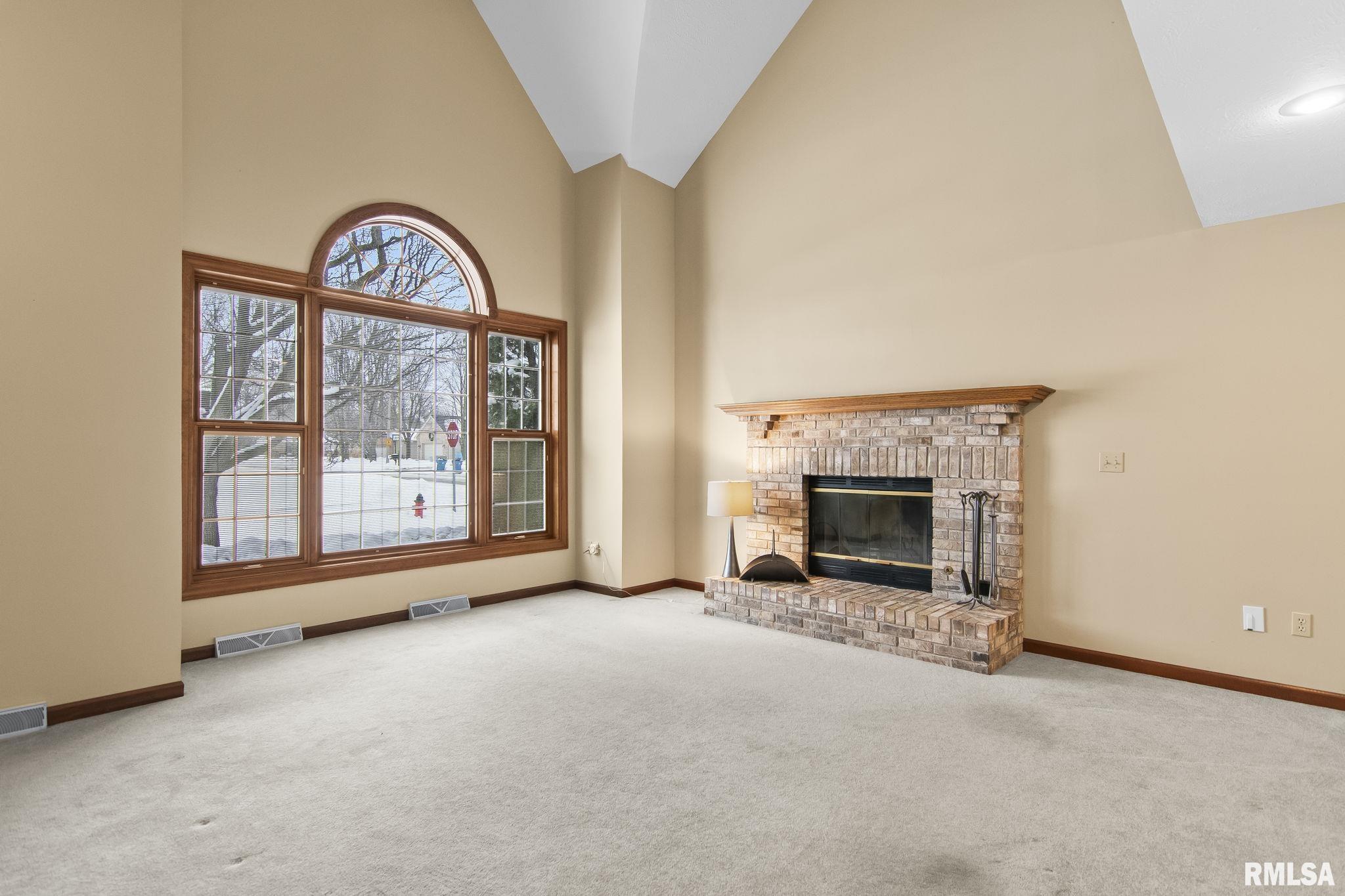 2000 Clarion Drive Springfield, IL 62711 - Photo 13 of 43 Gallery Image 13