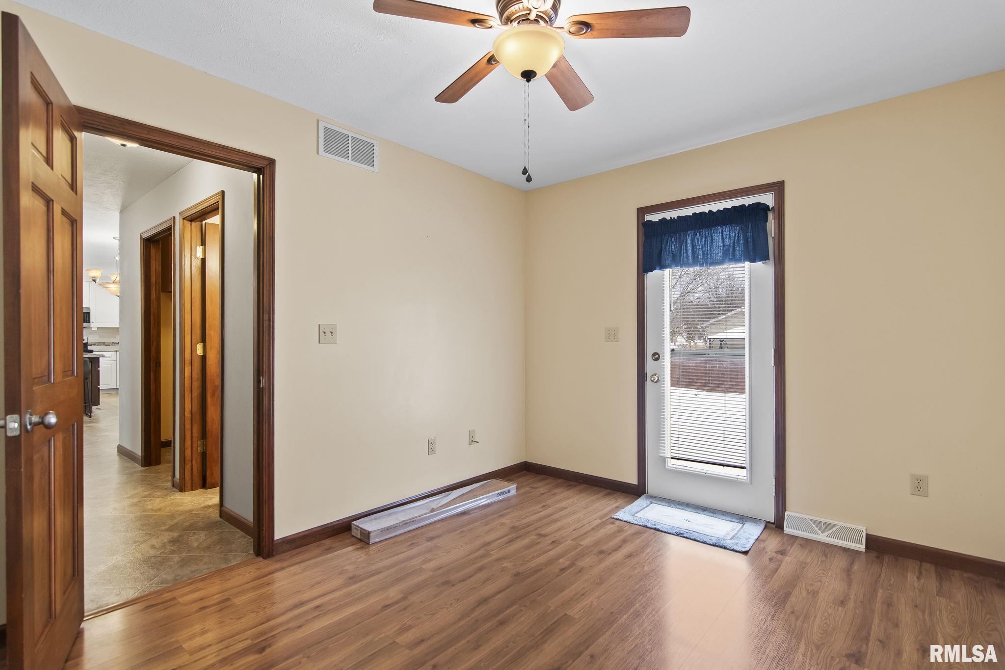 2000 Clarion Drive Springfield, IL 62711 - Photo 23 of 43 Gallery Image 23