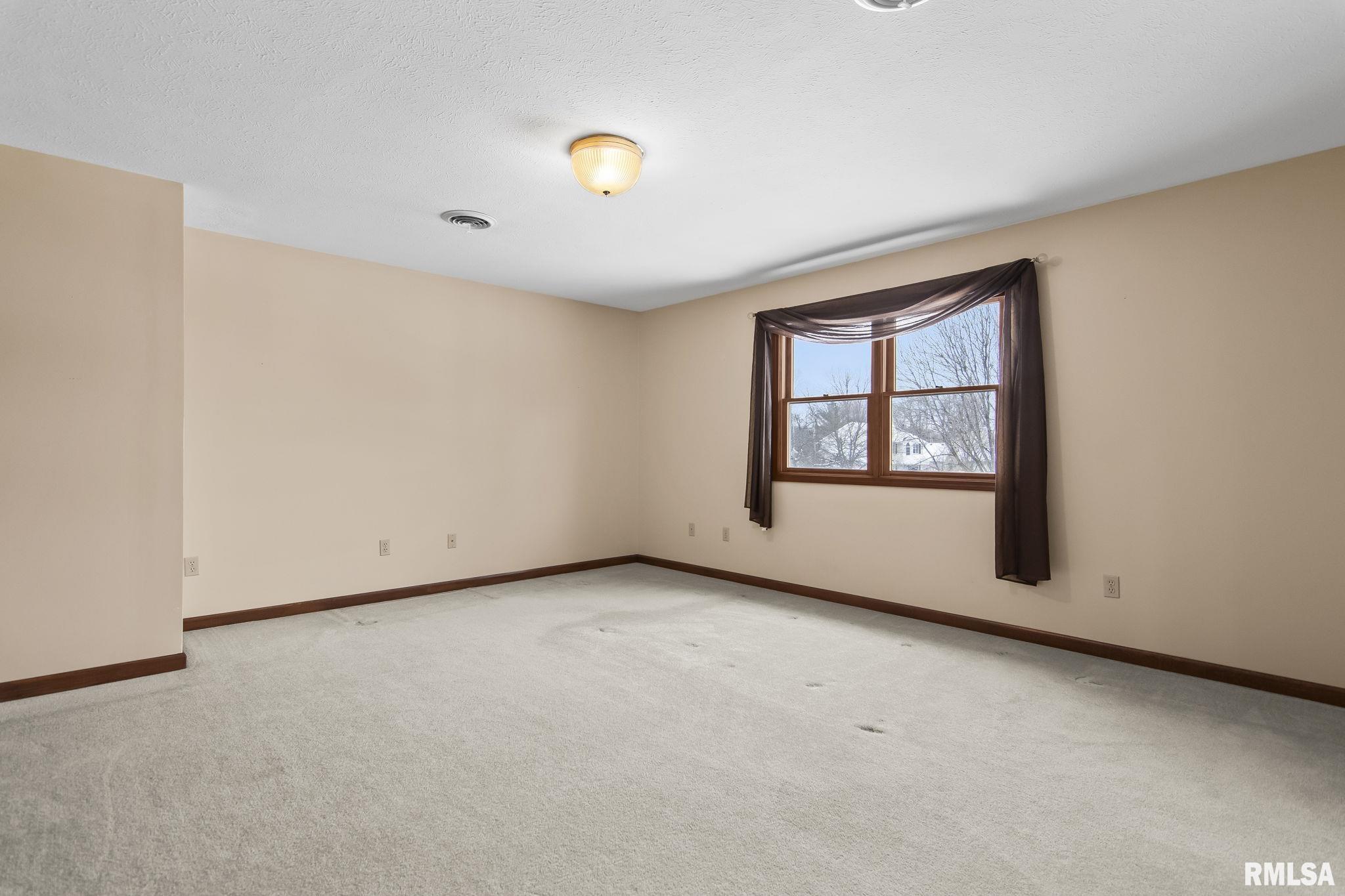 2000 Clarion Drive Springfield, IL 62711 - Photo 25 of 43 Gallery Image 25