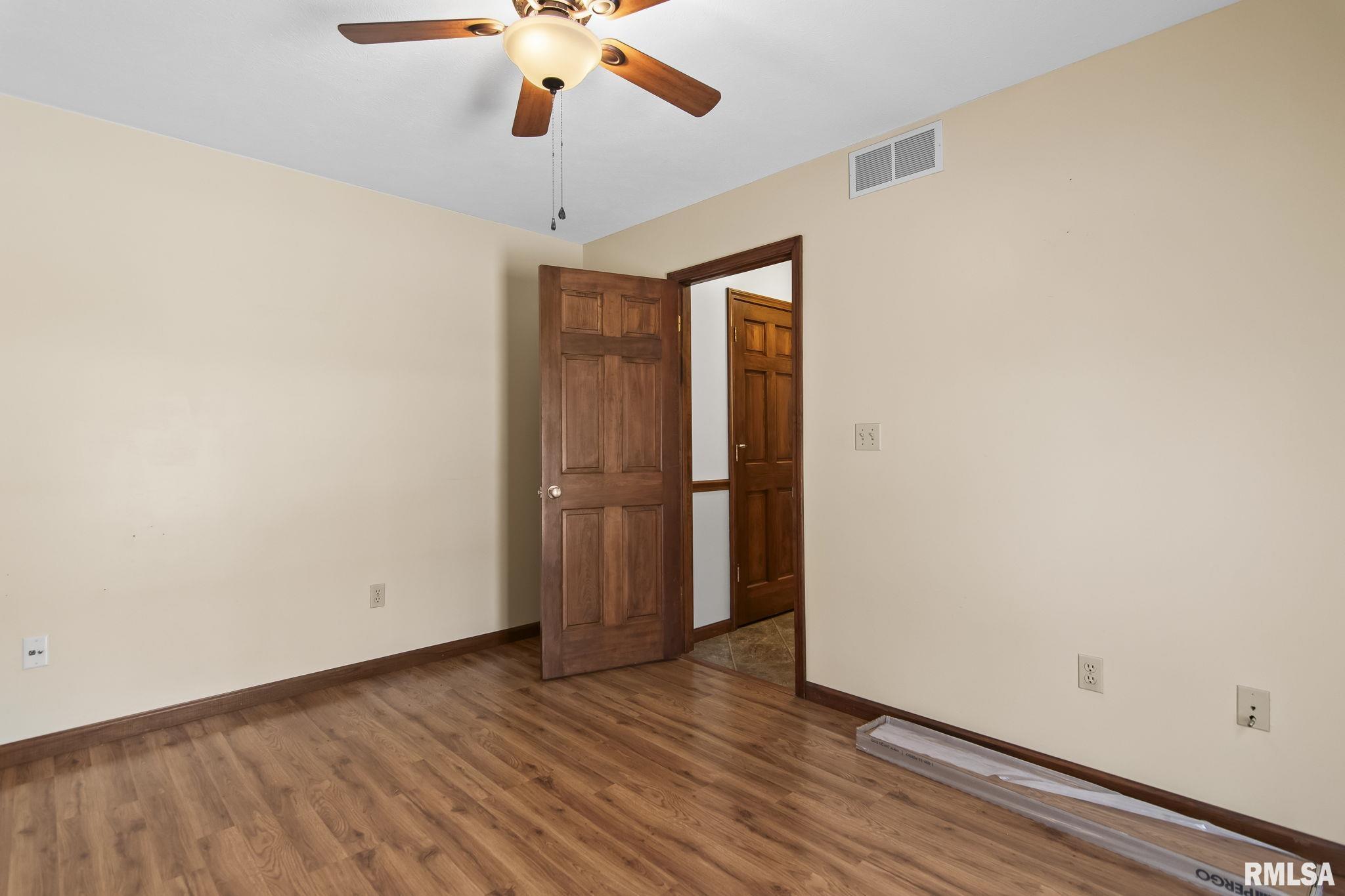 2000 Clarion Drive Springfield, IL 62711 - Photo 26 of 43 Gallery Image 26