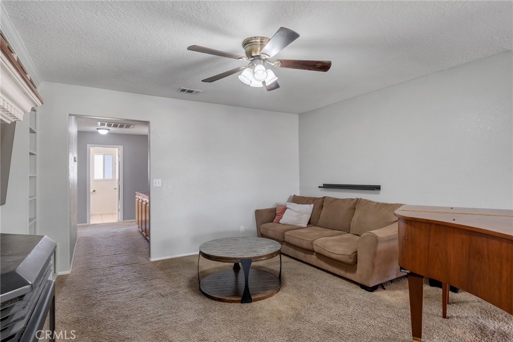 23482 Guajome Road Apple Valley, CA 92307 - Photo 11 of 31