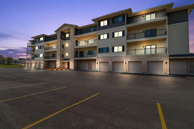$260,000 | 2034 West 75th Place, Unit 32, Merrillville, IN 46410
