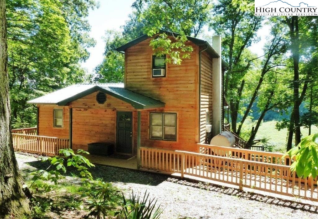 517 Roxanna Street Boone, NC 28607 - Photo 2 of 33 Gallery Image 2