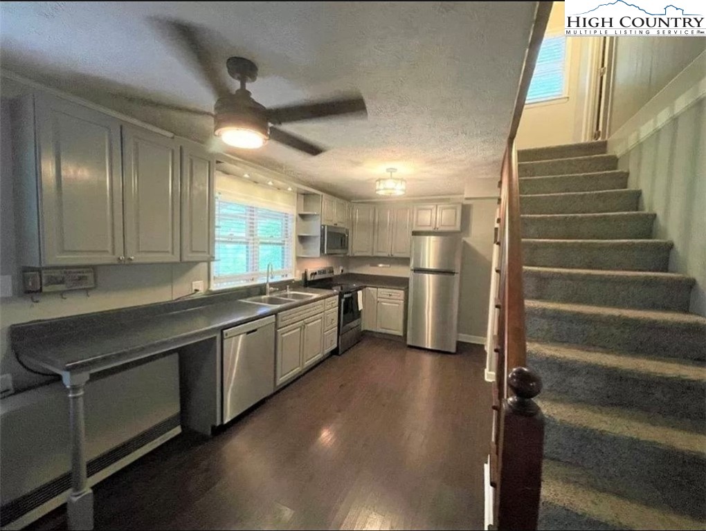 517 Roxanna Street Boone, NC 28607 - Photo 6 of 33 Gallery Image 6
