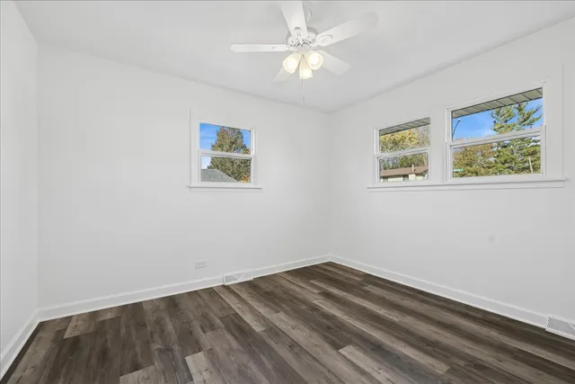 $250,000 | 821 Oakwood Drive, Round Lake Beach, IL 60073