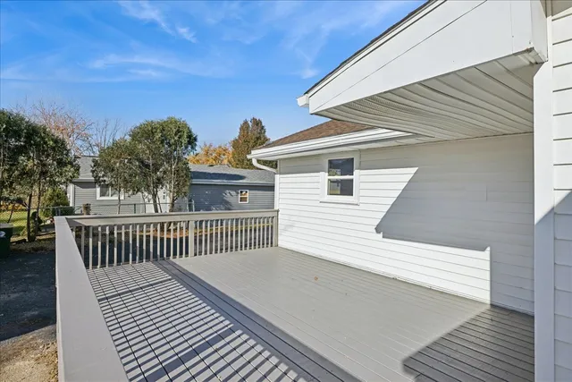 $250,000 | 821 Oakwood Drive, Round Lake Beach, IL 60073