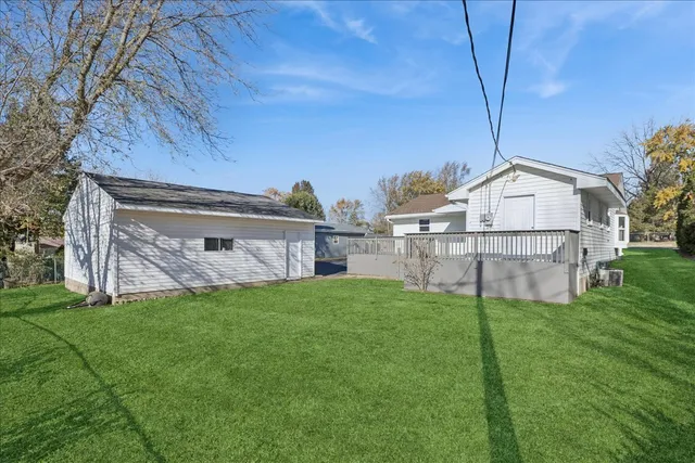 $250,000 | 821 Oakwood Drive, Round Lake Beach, IL 60073