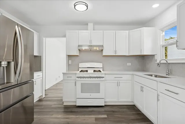 $250,000 | 821 Oakwood Drive, Round Lake Beach, IL 60073