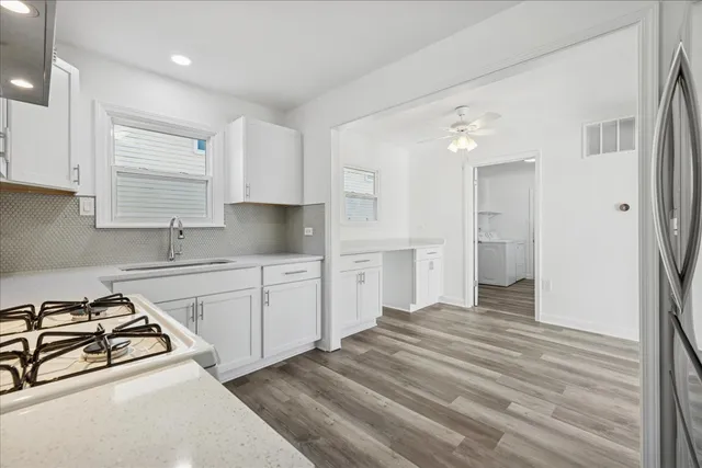 $250,000 | 821 Oakwood Drive, Round Lake Beach, IL 60073