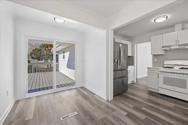 $250,000 | 821 Oakwood Drive, Round Lake Beach, IL 60073