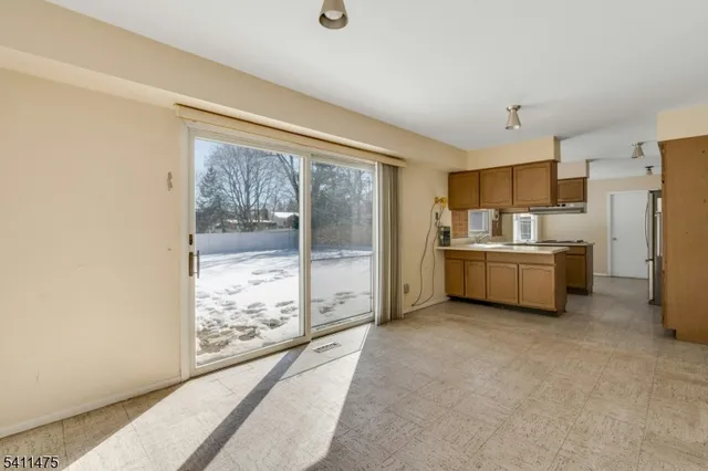 $490,000 | 5 Marigold Lane, Somerset, NJ 08873