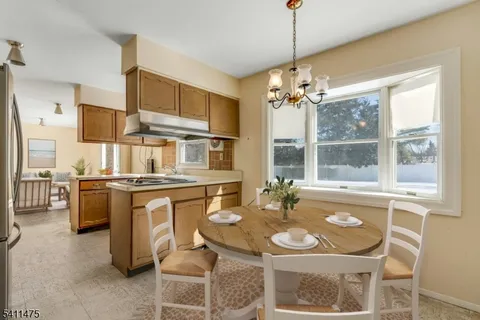 $490,000 | 5 Marigold Lane, Somerset, NJ 08873