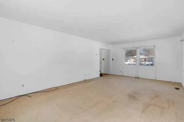 $490,000 | 5 Marigold Lane, Somerset, NJ 08873