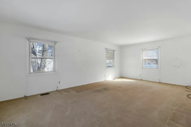 $490,000 | 5 Marigold Lane, Somerset, NJ 08873