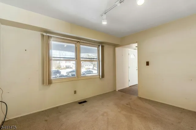 $490,000 | 5 Marigold Lane, Somerset, NJ 08873