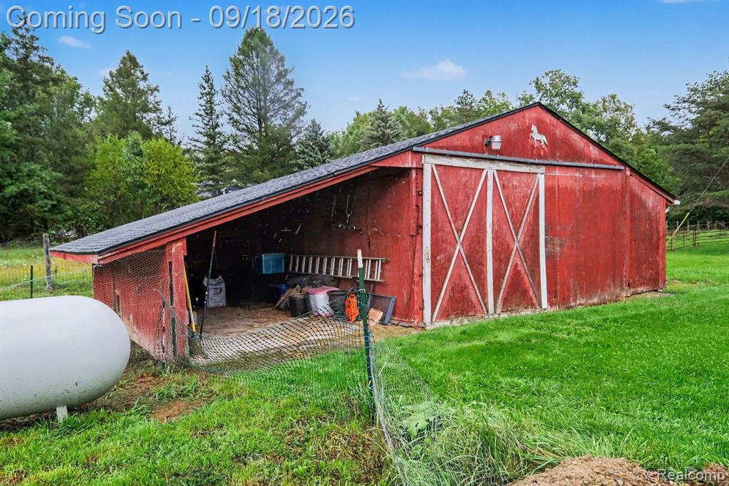 2651 Fenton Road Hartland, MI 48353 - Photo 29 of 35 Gallery Image 29