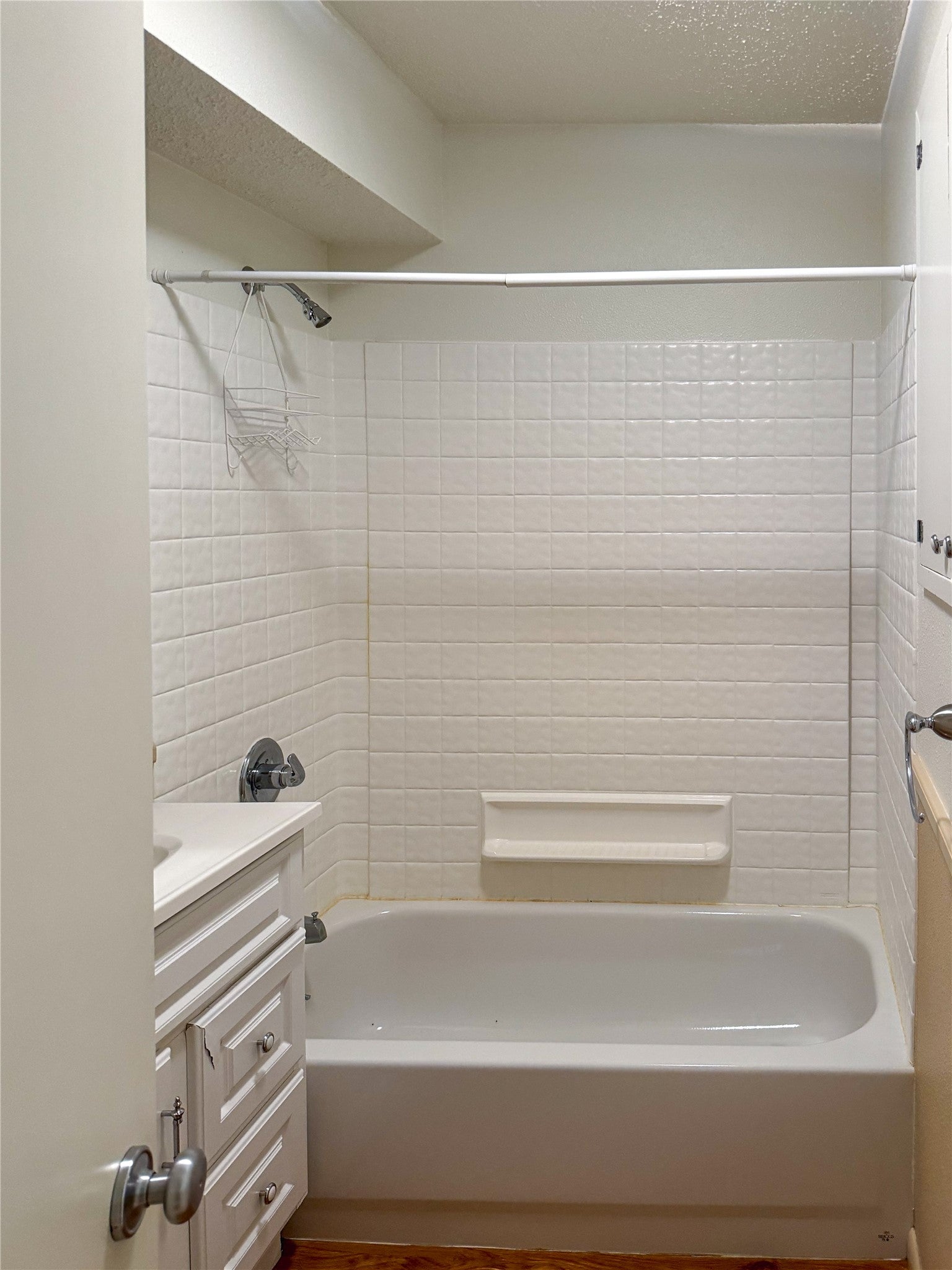 2 Robinson Street Scobey, MT 59263 - Photo 12 of 37 Full bathroom