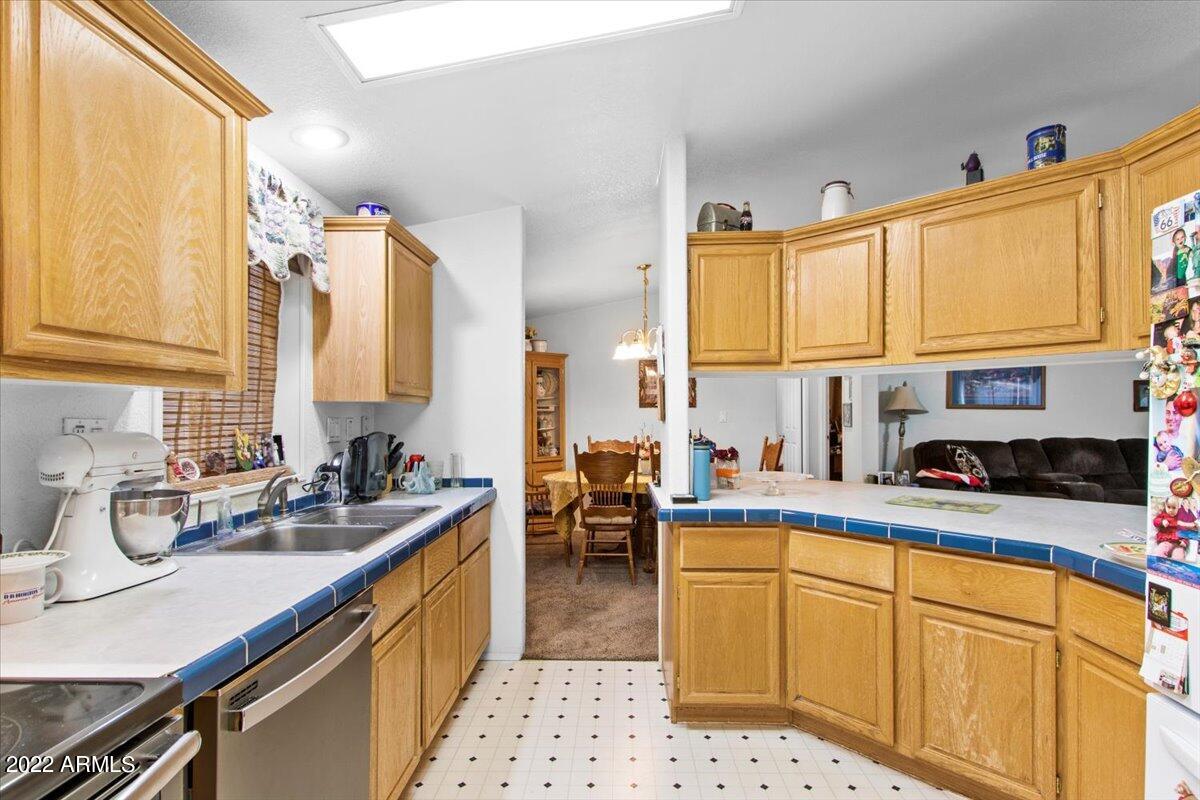 4734 East Rolling Ridge Road San Tan Valley, AZ 85140 - Photo 14 of 26 14-Kitchen